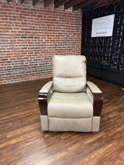 Delivery Available Costco brown leather recliner retails 750