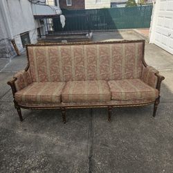 Beautiful Louis XV Style Sofa 