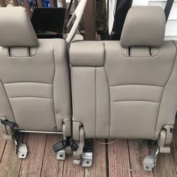 2016-2020 Honda Pilot ,Exl ,trim F ,3rd Row Seat  ,back rest part with  head Rests .