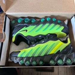 ♥️♥️Brand New NIKE AIR MAX Tennis Shoes Size 6 Women’s - 4 Youth ♥️♥️