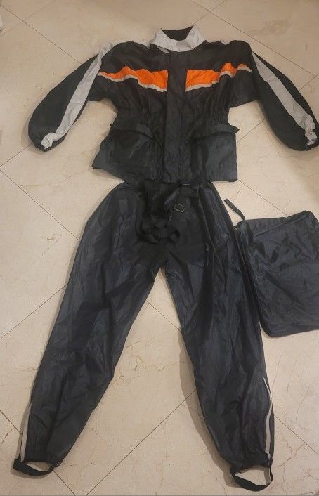 MOTORCYCLE RAIN/WIND JACKET AND PANTS