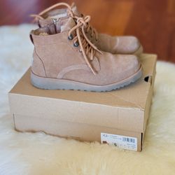 UGG