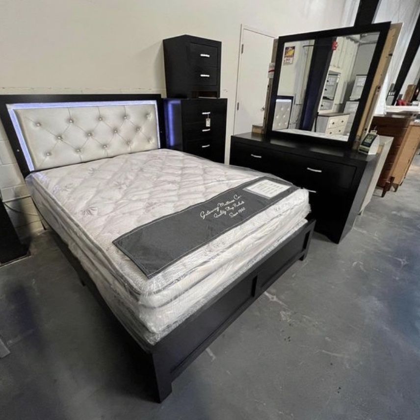 🇺🇸 NEW!! 4pc Bargain Bedroom Sets STILL IN BOX 📦 Delivery Avail 🚛🇺🇸