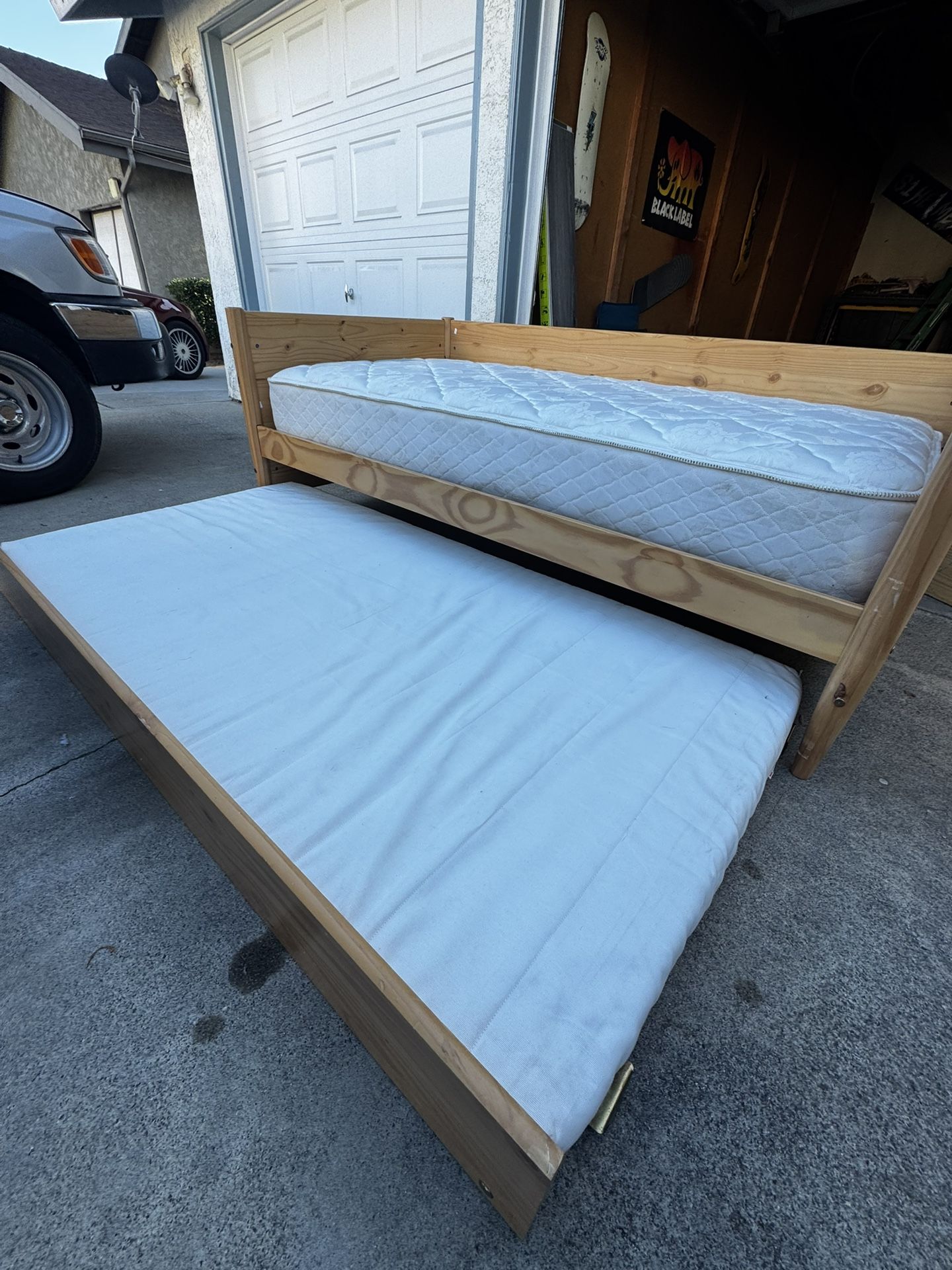 Twin Bed With Twin Trundle