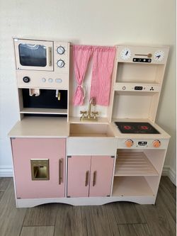 Pink Pretend Kitchen