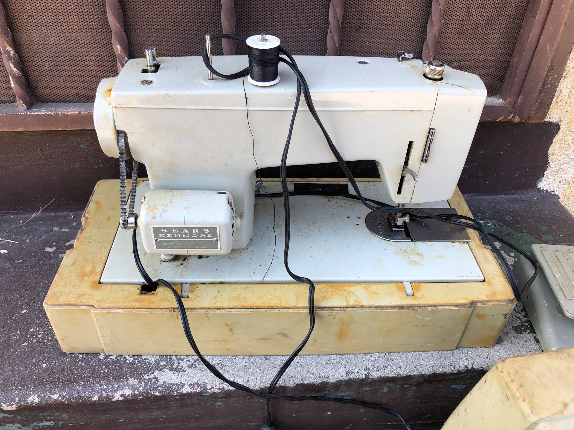 Sears Kenmore Sewing Machine Model 5186 for Sale in Inglewood, CA OfferUp