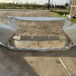 2016—2018–Lexus ES 350 Front Bumpers Good Condition 