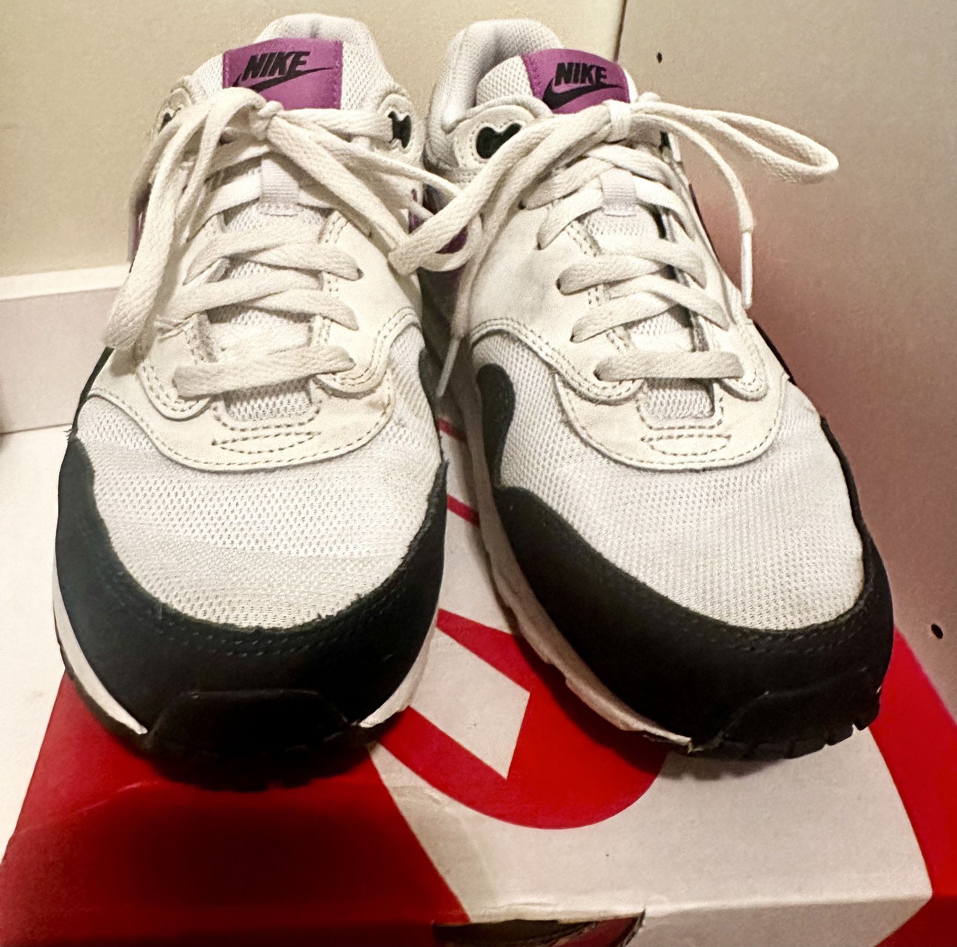 Nike Air Max 1 BG (GS 6.5Y / Women’s 8) – White / Fuchsia Dream