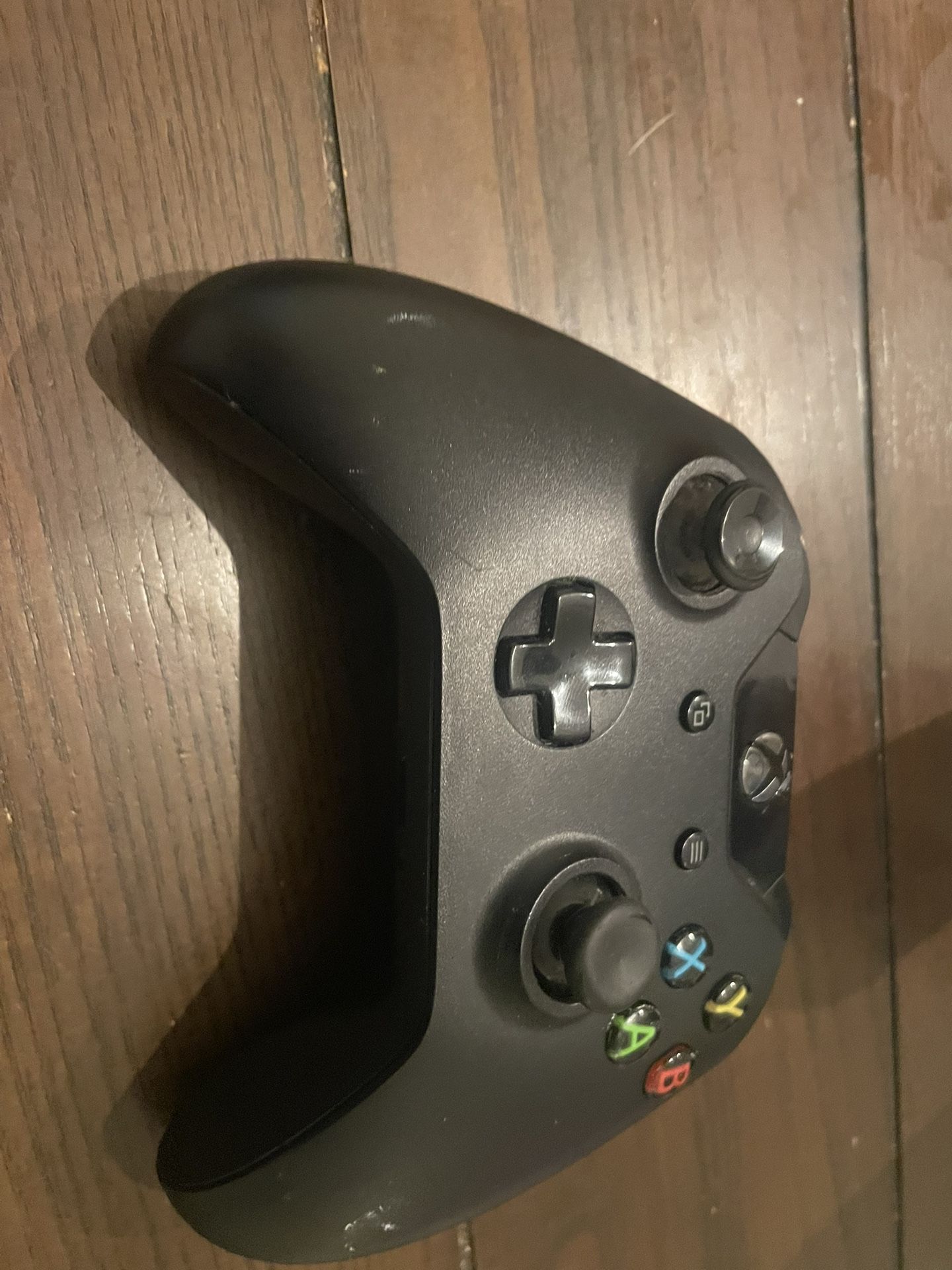2 Remotes And Xbox One Great Condition 19111 Pickup Cross Listed