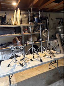 Drum hardware