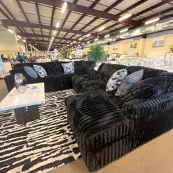 Midnight Black Corduroy Sectional Couch W Chaise Right/Left 🔥 Fast Delivery Mention Jon Green to the staff to confirm this price/offer! 🔥