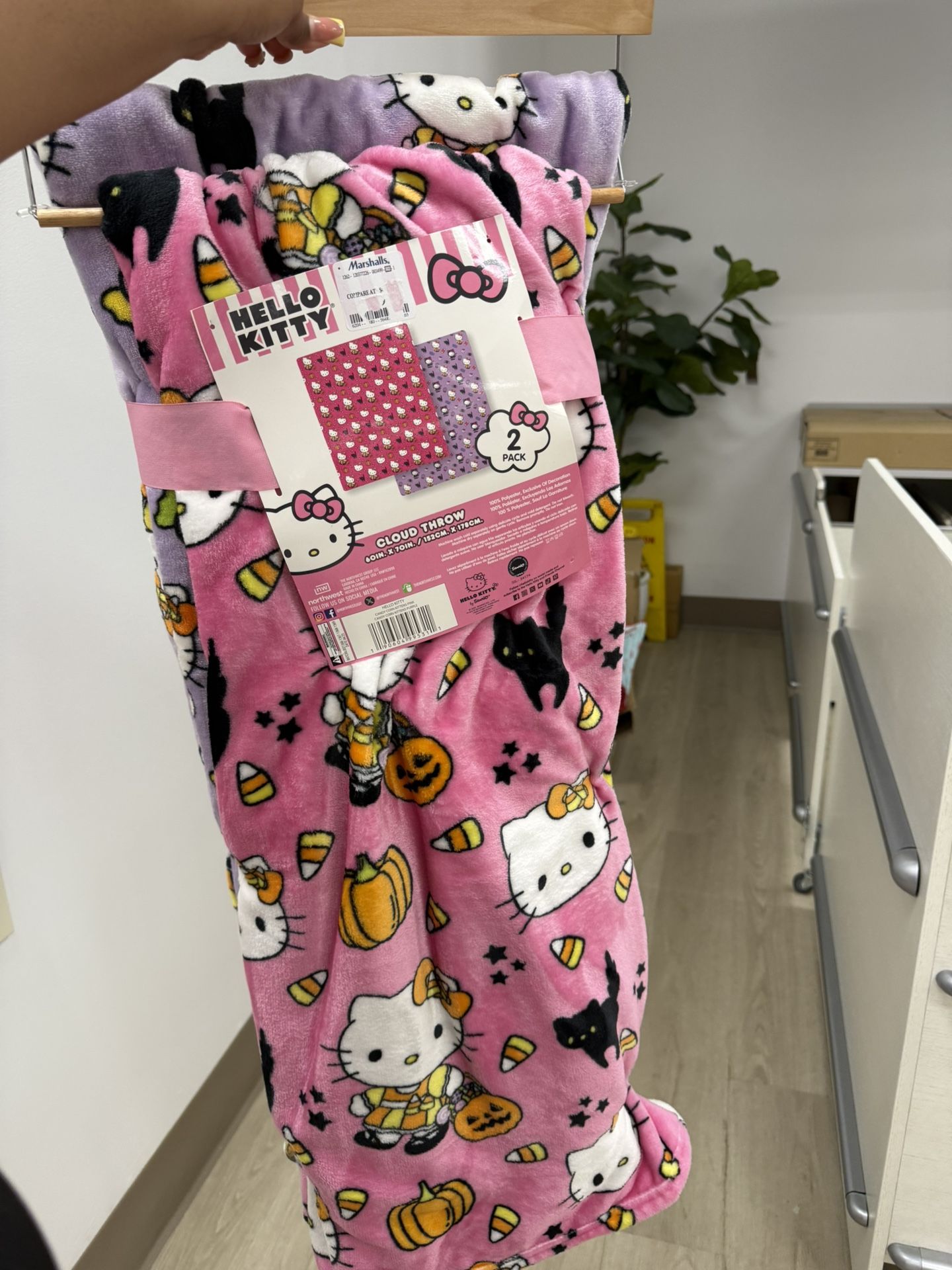 Hello Kitty Halloween Blanket (2025)