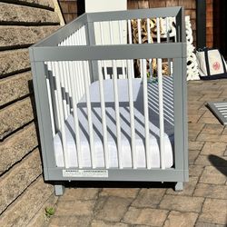 Portable Crib and Mattress 