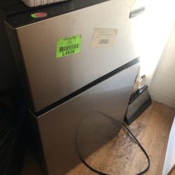 Magic chef small refrigerator
