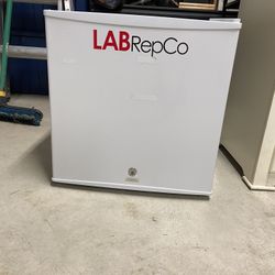Mini fridge