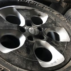 5 Yantas Con Rines Para Jeep Rubicon Como Nuevas$200 Las 5