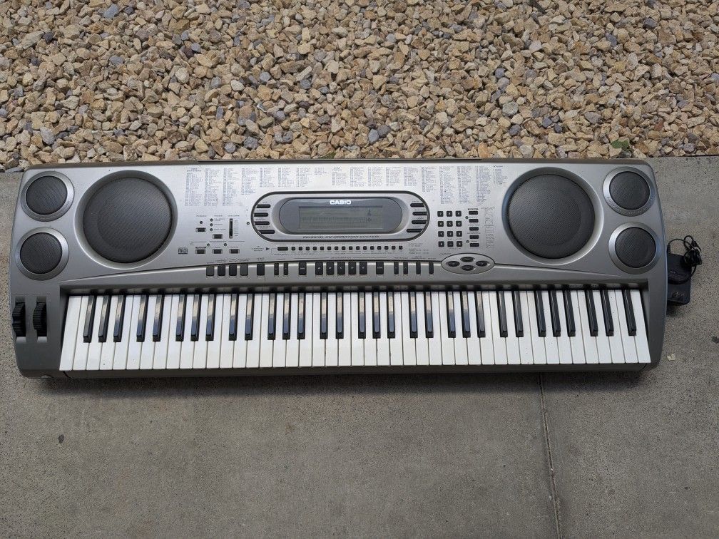 Casio Wk-1800 Keyboard