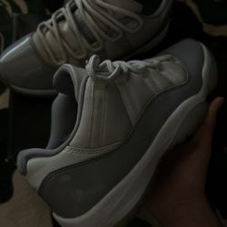 Jordan 11 low cement grey