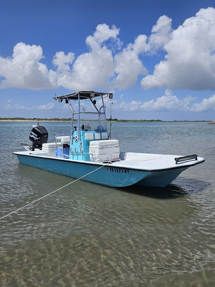 20 ft Center Console Custom Boat Yamaha 150 HP TRP Motor