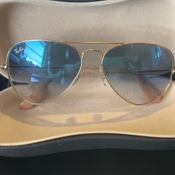 Women’s Ray Ban Aviator Sunglasses