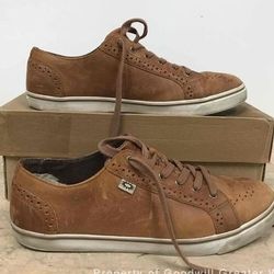 UGG Australia Men's Size 13 Leather Shoes In Box