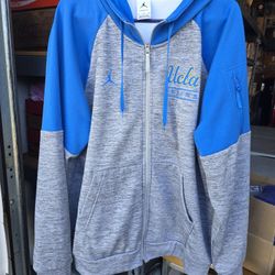 NIKE U.C.L.A. BRUINS HOODED ZIP UP SWEATSHIRT  THERMA FIT 