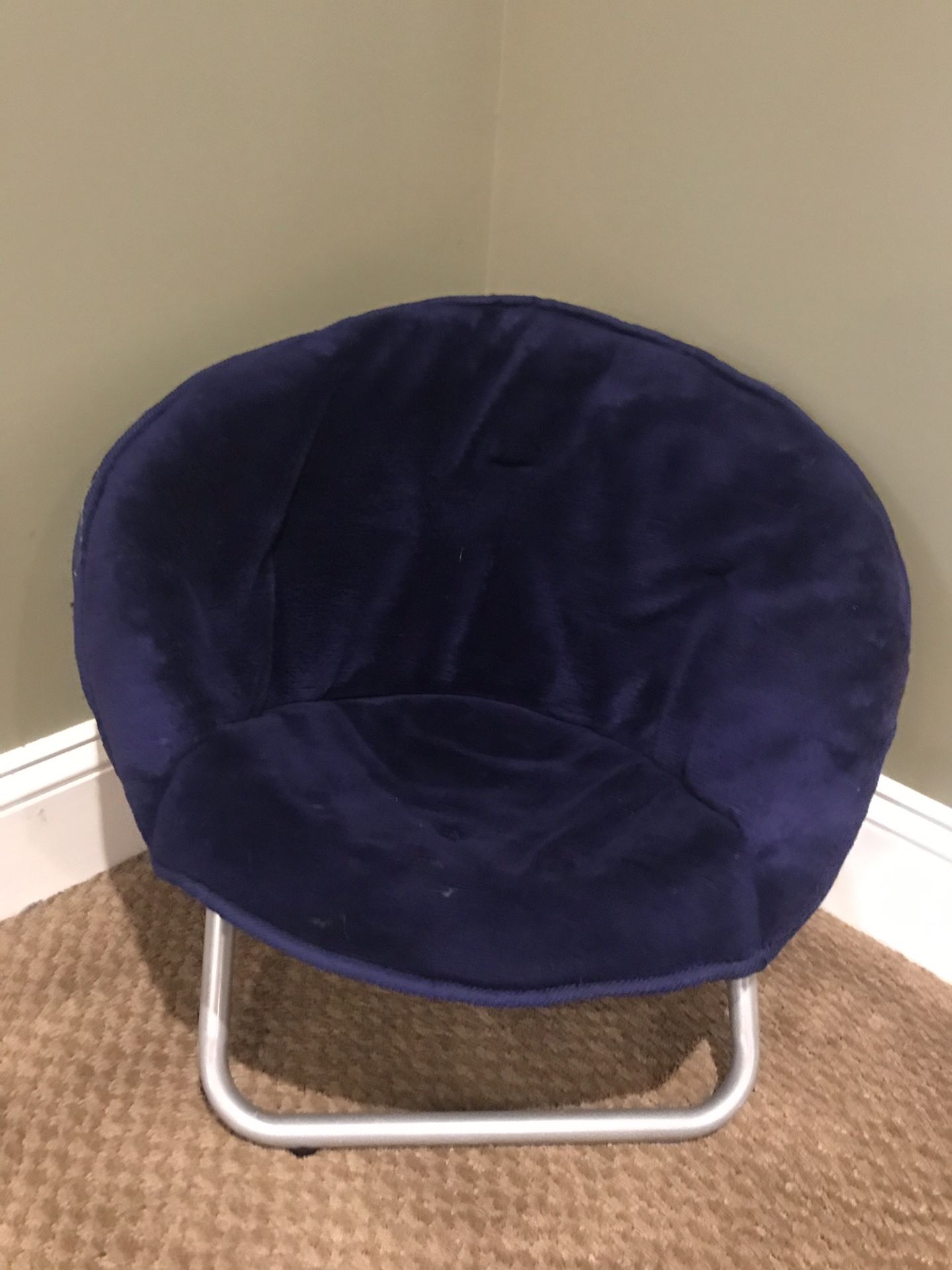Kids’ Size Saucer Chair. Foldable