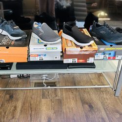4 Pairs Men’s NEW Sketchers - Size 11