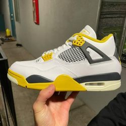 Brand New Jordan 4s Size 9.5 Mens Size 11 Women's 