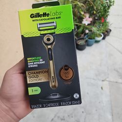 Gillette labs with exfoliating bar