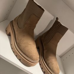 Chunky Tan Platform Boots - Size 11