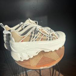 2 For 1 Burberry Sneakers 