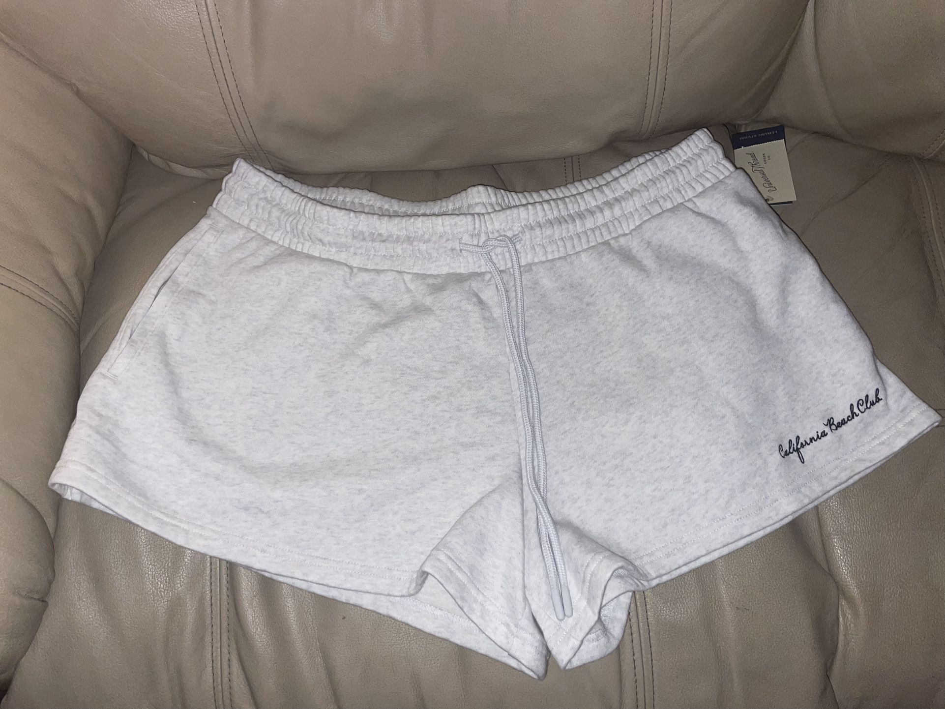 White Women's Mid Thigh Fleece Shorts Ladies XL NWT Universal Thread Athletic