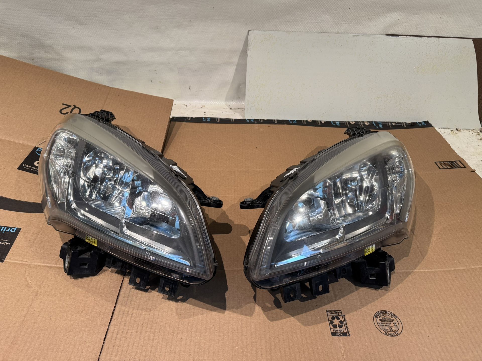 Ram promaster City Headlights
