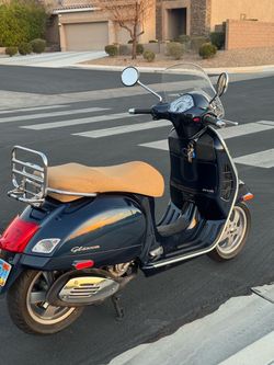 2011 Vespa 300 GTS ie