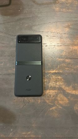 RAZR 2023 128 GB
