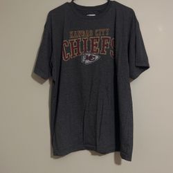  NFL Team Apparel Ring Spun Soft Kansas City Chief’s Logo Tee - Mens Size  XL **Like New Condition** 