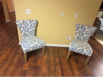Set of 2 Blue & Cream Accent Chairs