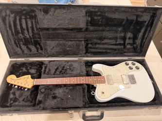 Fender Telecaster Deluxe Electric Guitar with Case