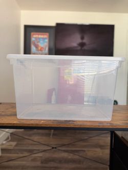 Clear Storage Bin with Lid – 66 quart