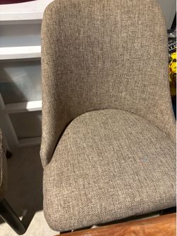Dining table and chair s