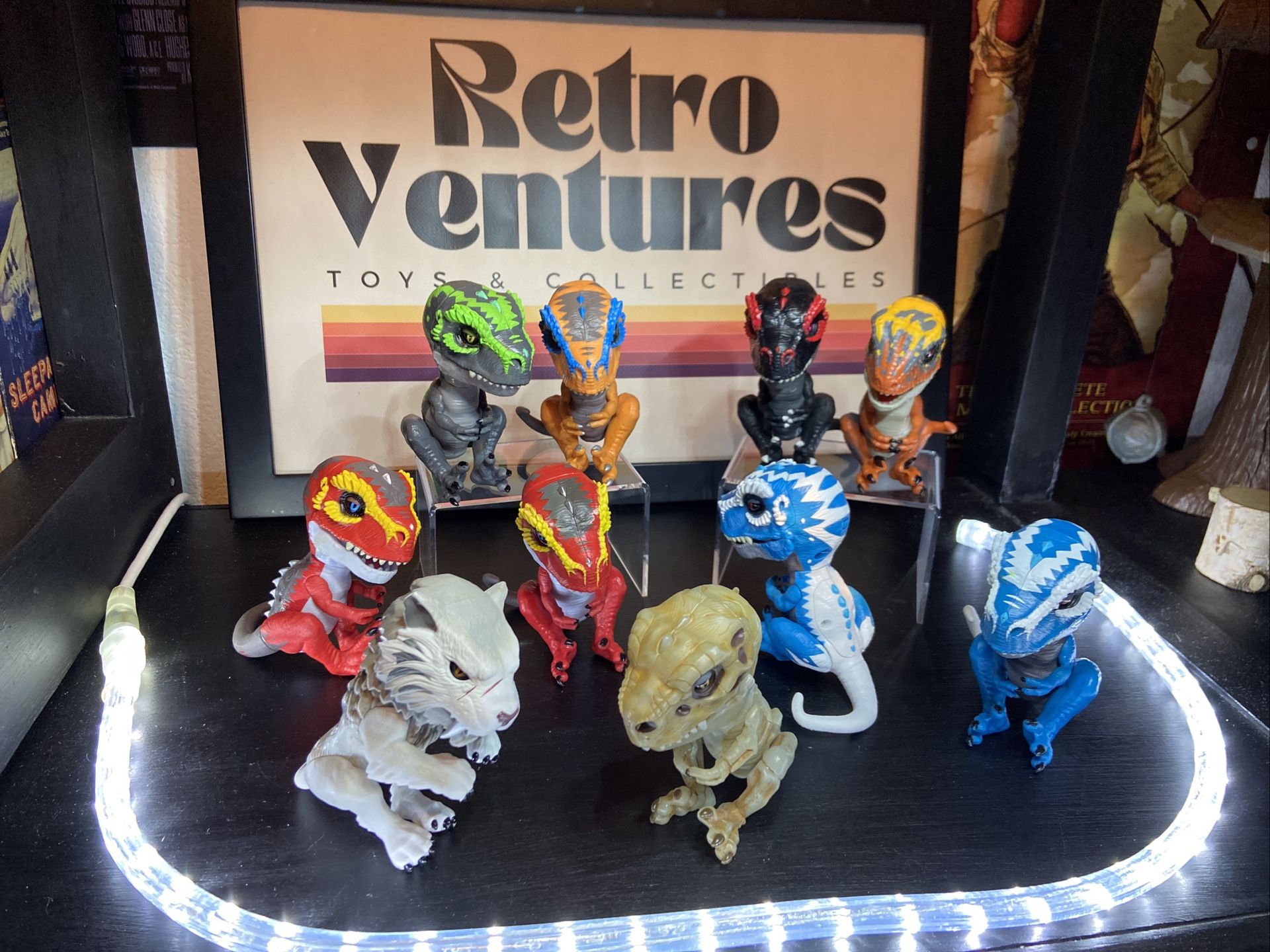Fingerlings Dinosaurs Lot Of 10 Blaze Untamed Ironjaw & Bonehead T-Rex Working