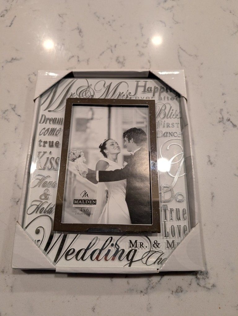 Mr and Mrs Wedding Picture Frame