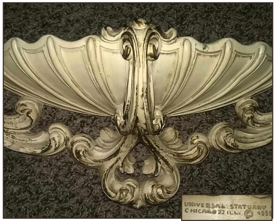 VINTAGE ORNATE UNIVERSAL STATUARY CHICAGO 1958 HANGING WALL SHELF POCKET PLANTER FLOWER POT ACCENT DECOR DISPLAY COLLECTABLE