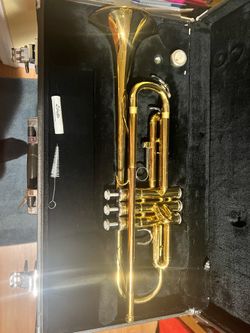 Used Yamaha Trumpet with hard case