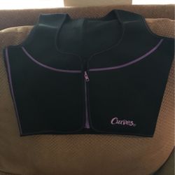 Gently Used Women Curves Athletic Vest