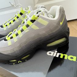 Nike Air Max 95 OG Big Bubble Neon (2026)  SIZE 9 