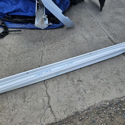 Toyota Camry SE Left Rocker Molding Oem