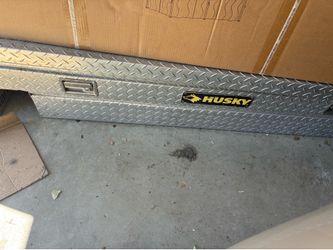 Husky metal toolbox