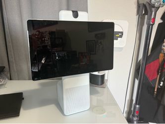 Facebook Meta Portal tablet camera